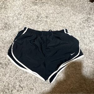 Nike dri-fit shorts L